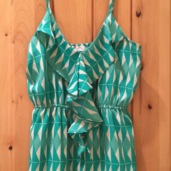 Green and white dress! - Picture 3 of 3